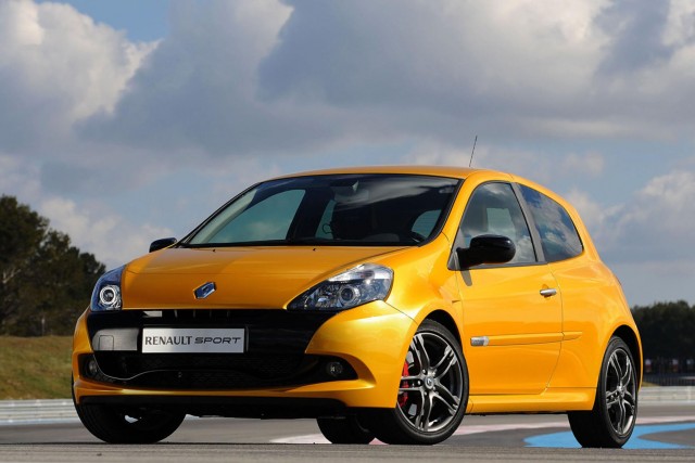 Renault_Clio_III_RS_2009_001.jpg