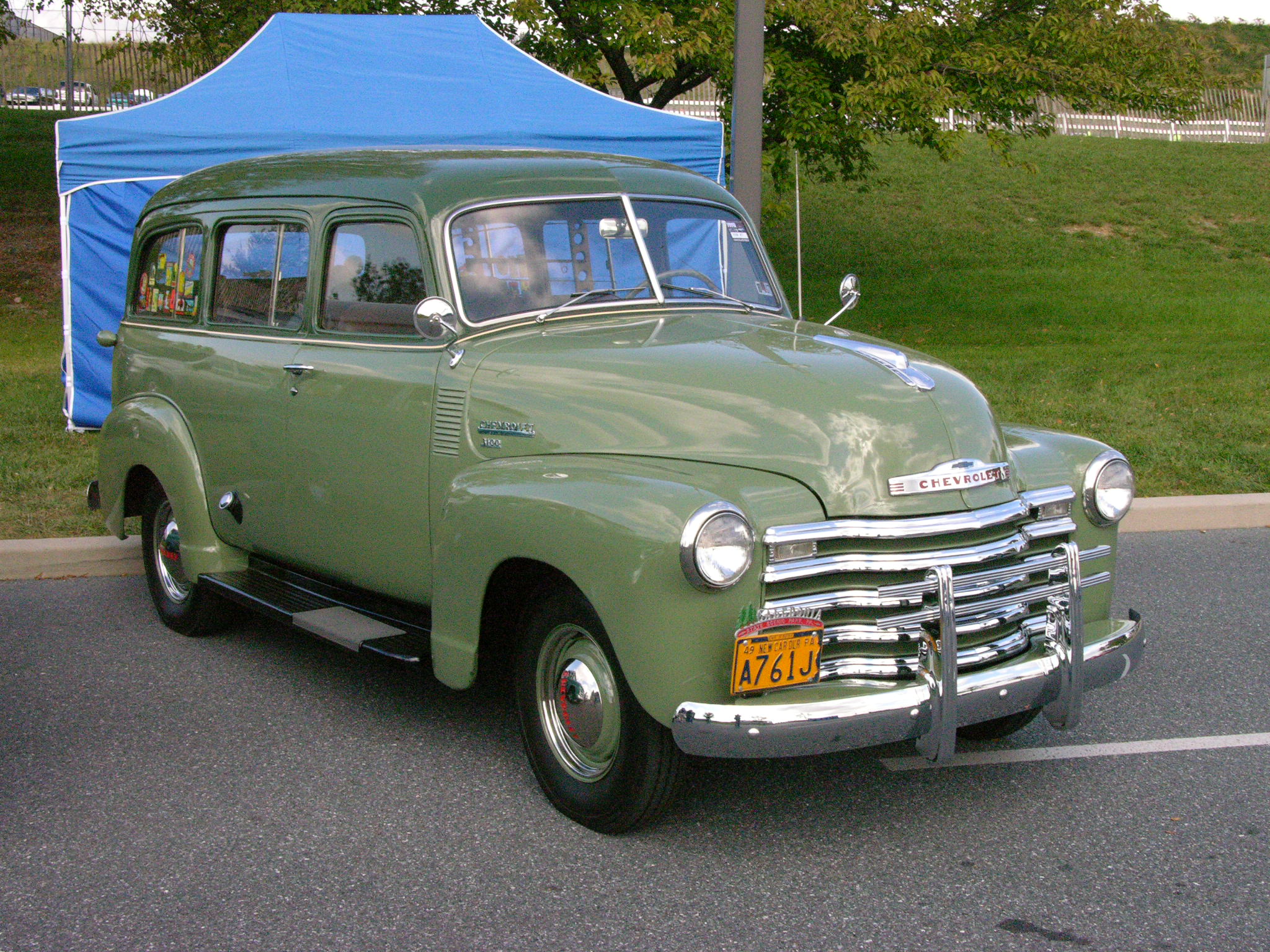1944 Chevrolet Suburban.jpg