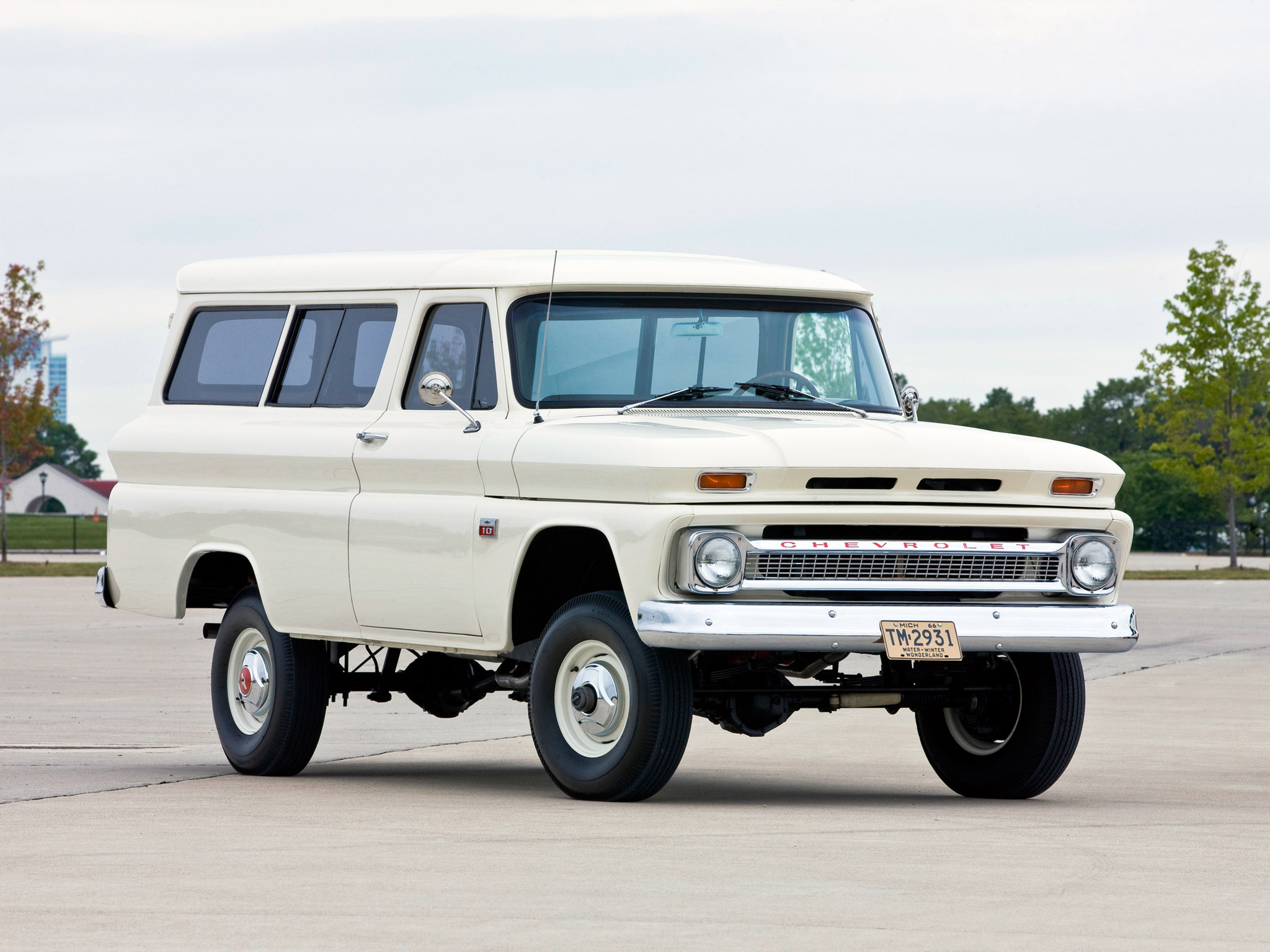1965 Chevrolet Suburban.jpg