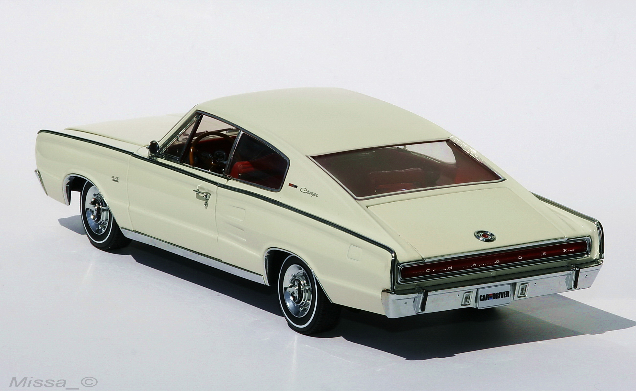 011_AW_Dodge Charger 1966_fehér.JPG