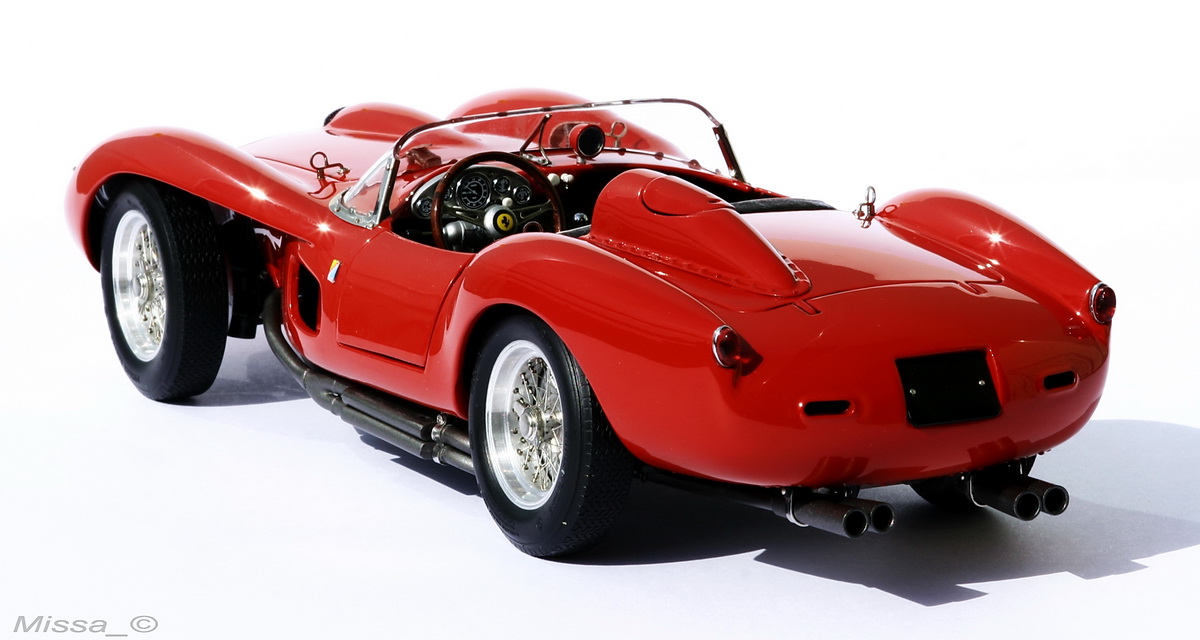 013_CMC_Ferrari_250_Testa Rossa.JPG