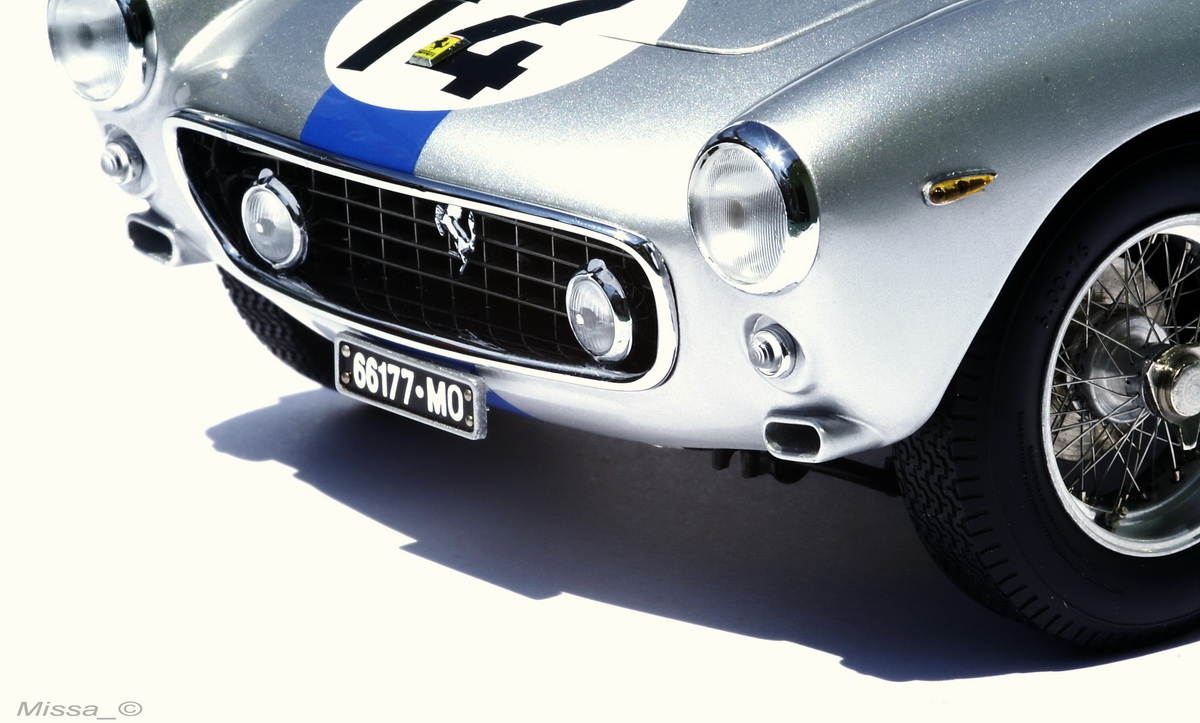 006_CMC_Ferrari 250 SWB Competizione_fehér.jpg
