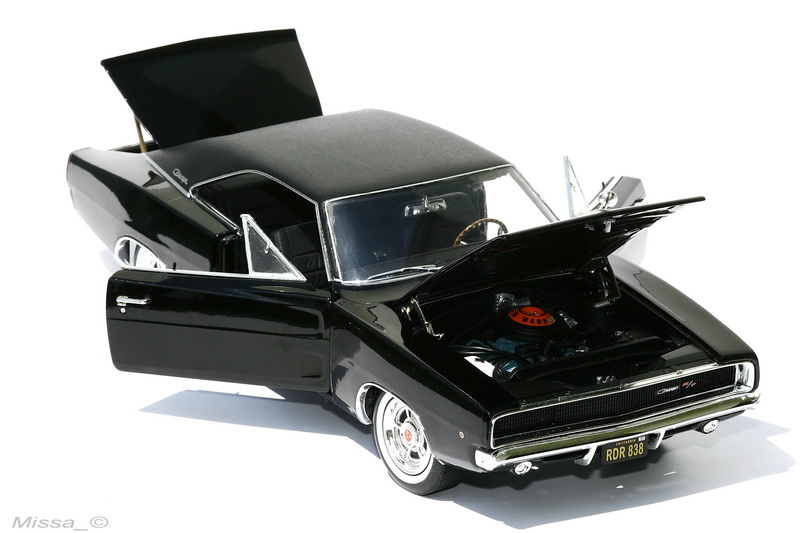 022_Greenlight_Dodge Charger R-T 1968.jpg