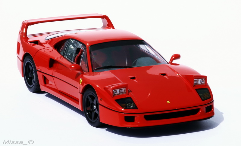 001_Kyosho_Ferrari F40.jpg