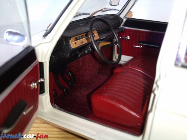 Norev 1/18 Renault R16