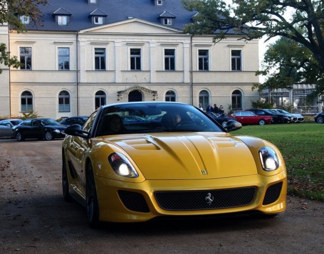 ferrari599gtoyellow1.jpg