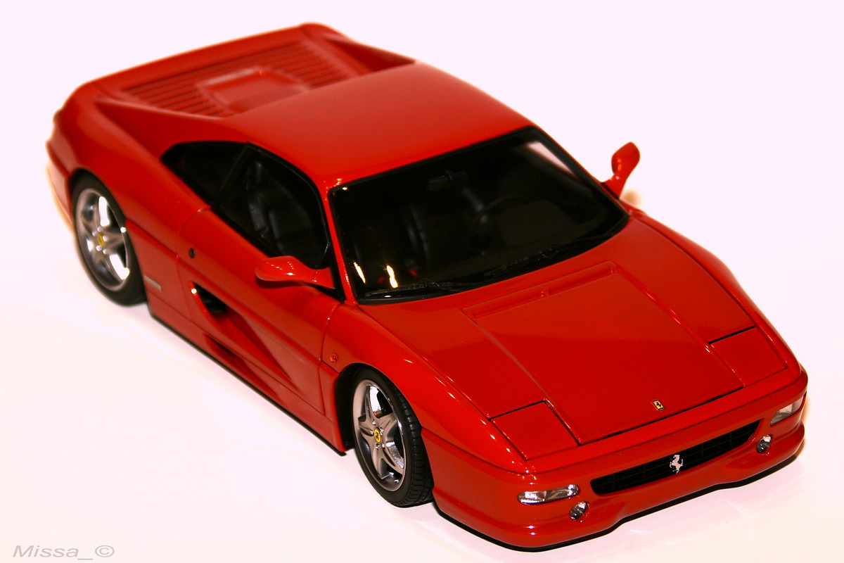 005_Kyosho_Ferrari F355.jpg