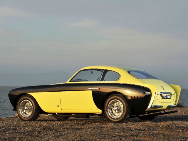 ferrari_212-inter-vignale-coupe-bumblebee-1952_r5.jpg