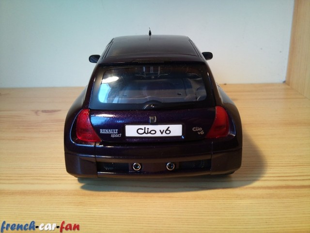 Renault Clio 3.0 V6 24V (8).jpg