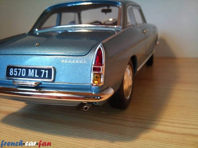 Peugeot 404 Coupé (7).jpg