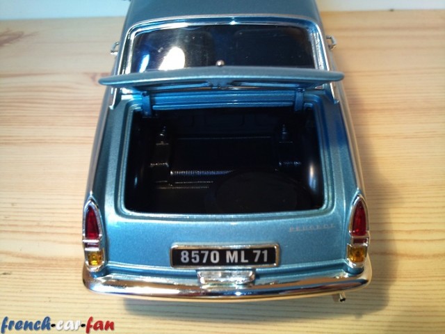 Peugeot 404 Coupé (8).jpg