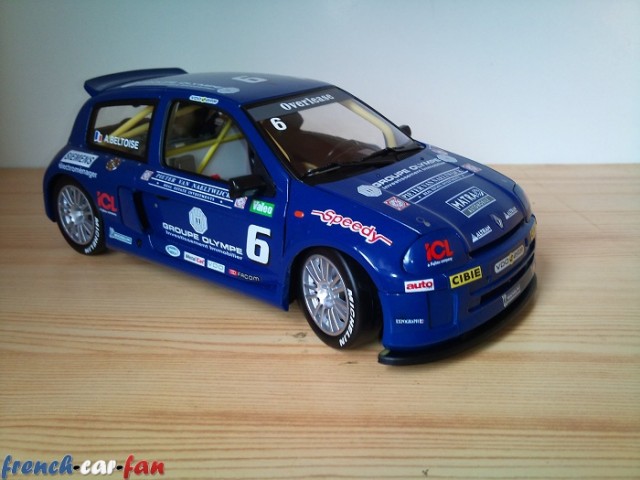 Renault Clio V6 Trophy (1).jpg
