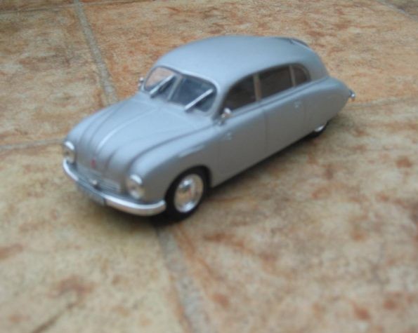 Tatra 600_03.jpg