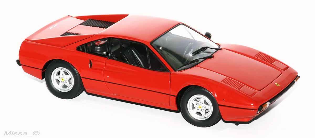 002_Kyosho_Ferrari 308 GTB.jpg