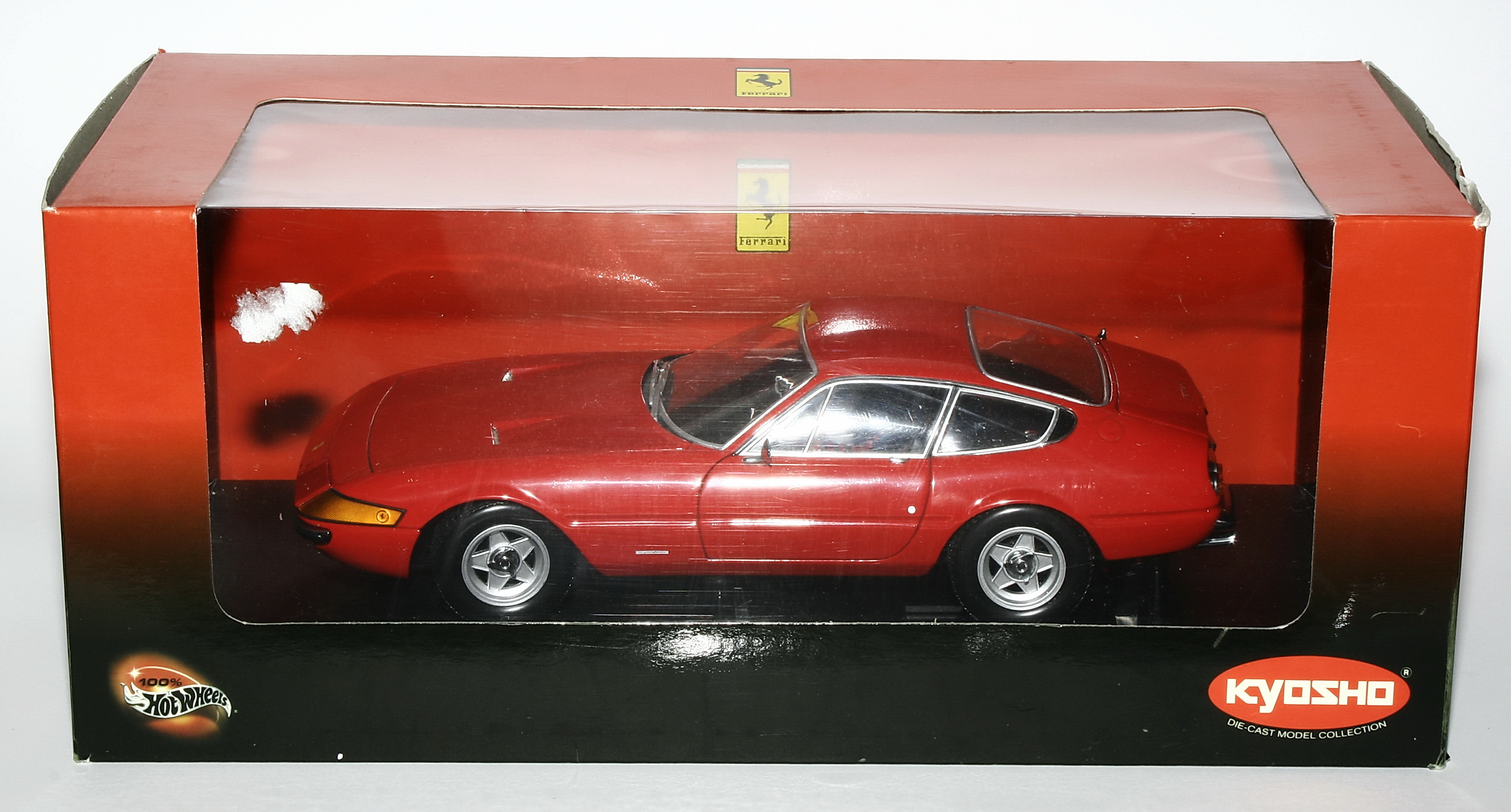 002_Kyosho_Ferrari 365 GTB_4 Daytona.JPG