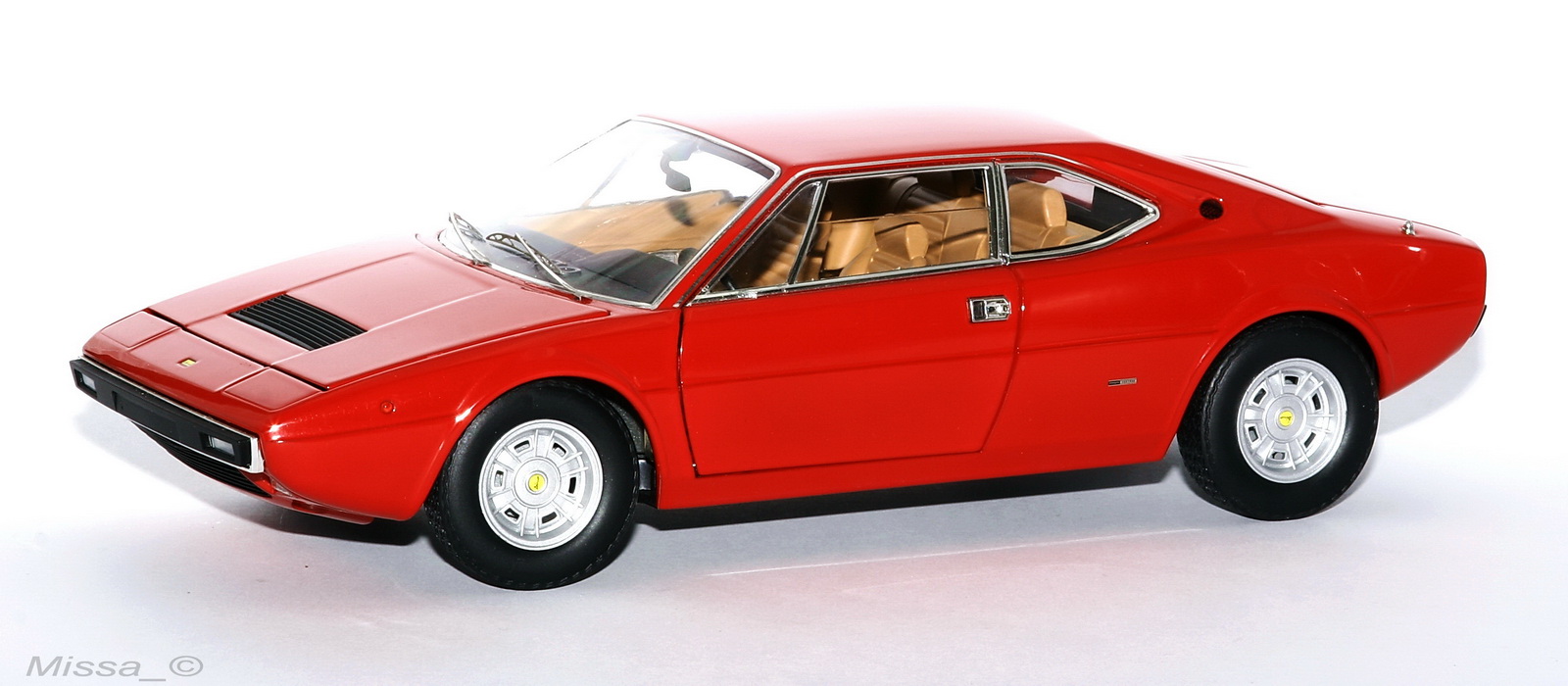 018_Elite_Ferrari 308 GT4 Dino.jpg