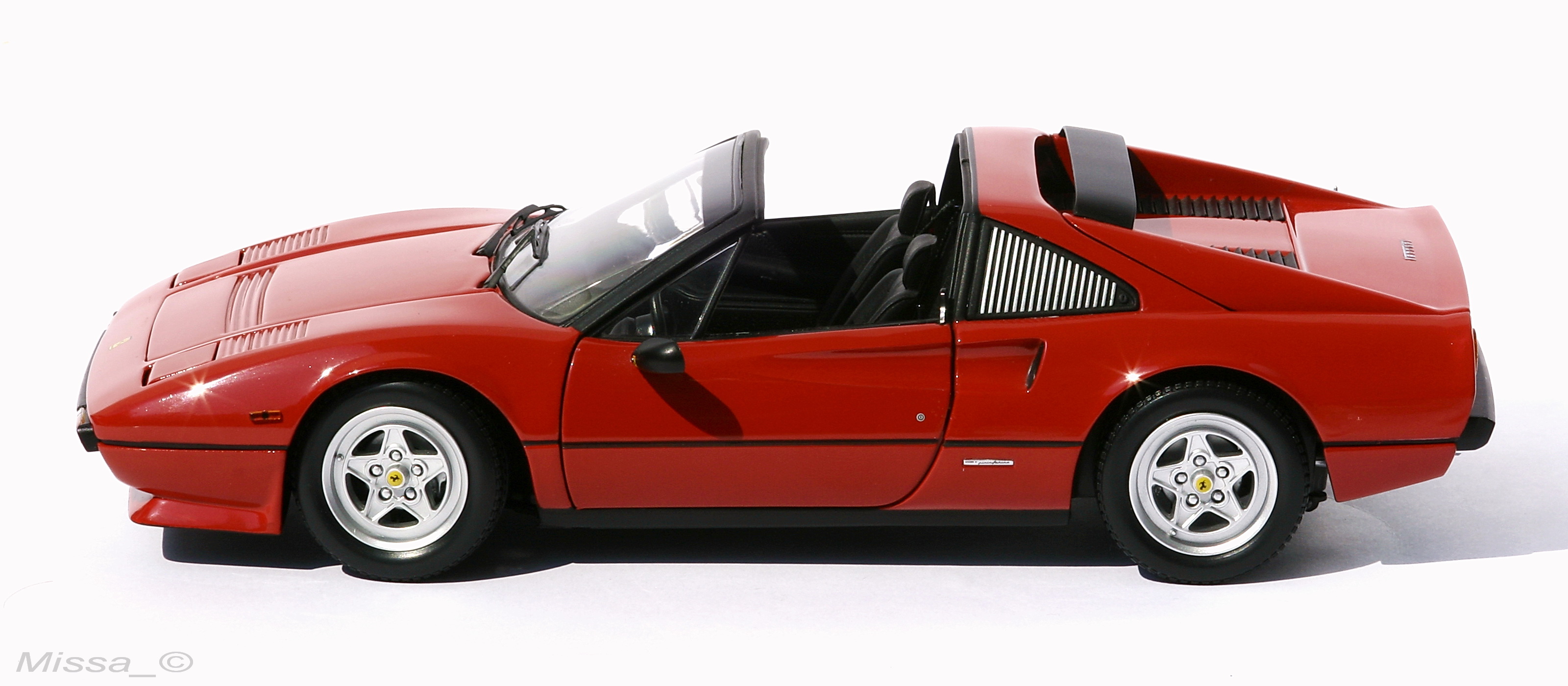 015_Kyosho_Ferrari 308 GTS QV.jpg