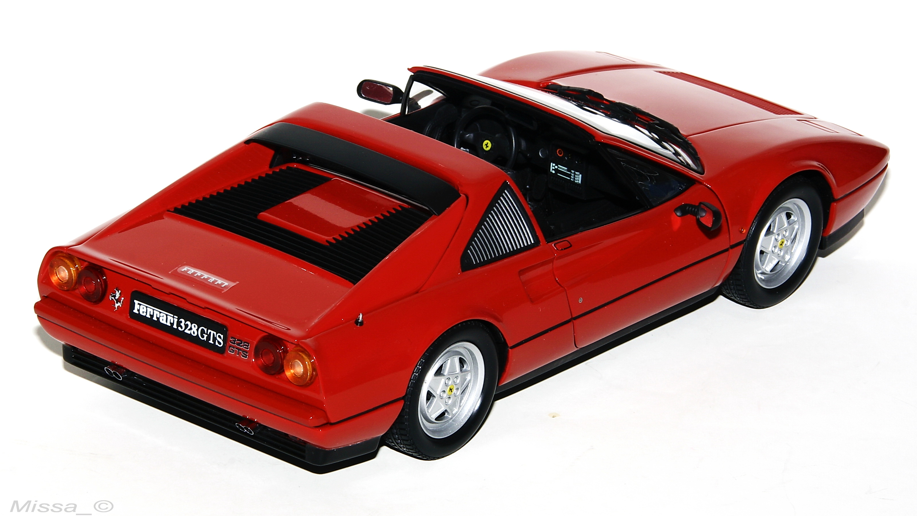 004_Kyosho_Ferrari 328 GTS.JPG