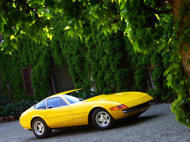 ferrari_365-gtb4-daytona-1968-74_r2.jpg.jpg