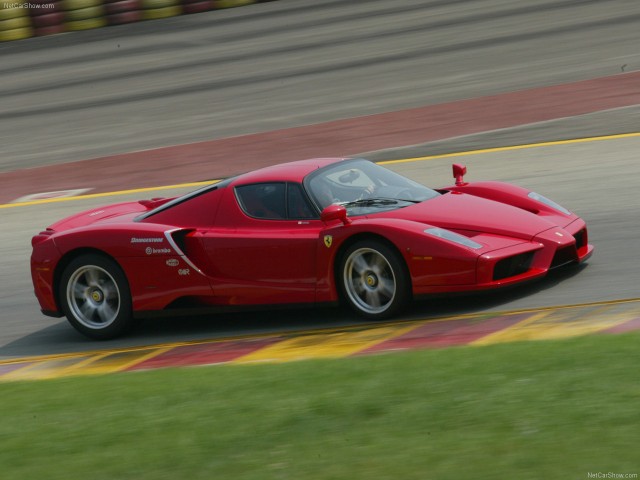 Ferrari-Enzo_2002_1280x960_wallpaper_09.jpg