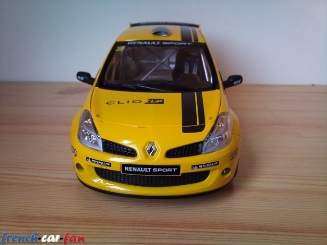 Renault Clio R.S. Cup 2009 N3 (3).jpg