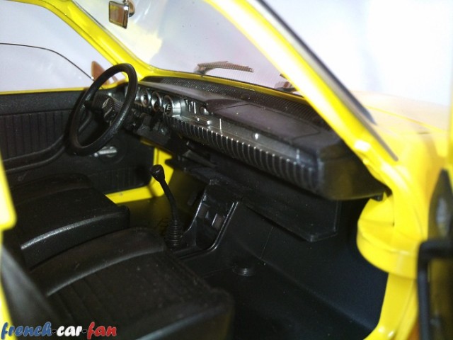 Renault R12 TS (5).jpg