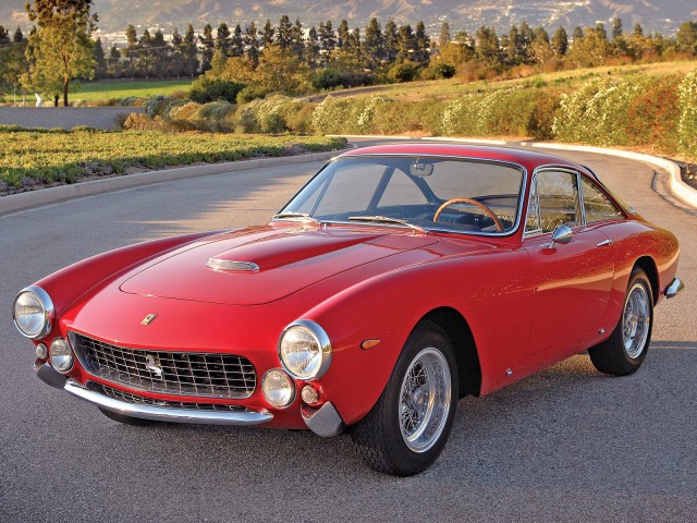 ferrari_250-gt-lusso-pininfarina-1962-64_r26.jpg