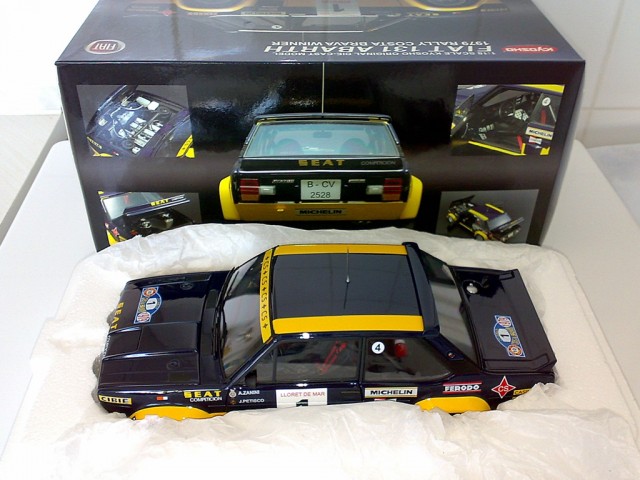 Fiat 131 Abarth  18 Kyosho .jpg
