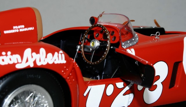 Kis autó, kis ajtó, ja és csak 1 db a jobb oldalon