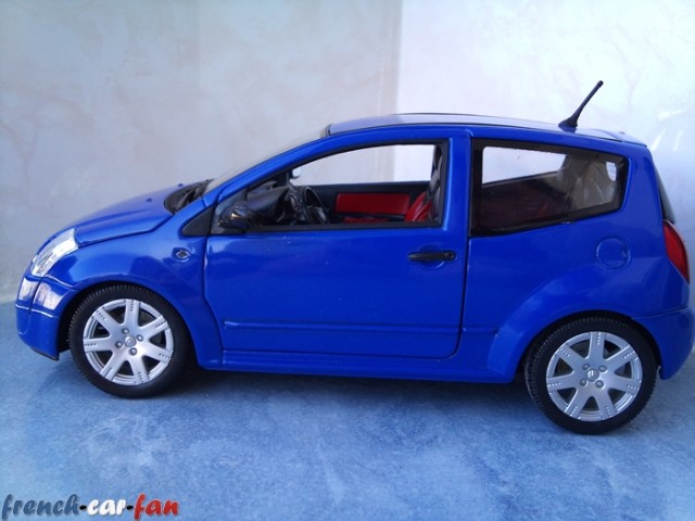 Citroen C2 (3).jpg