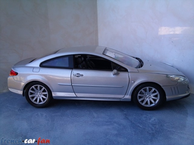 Peugeot 407 Coupé (4).jpg