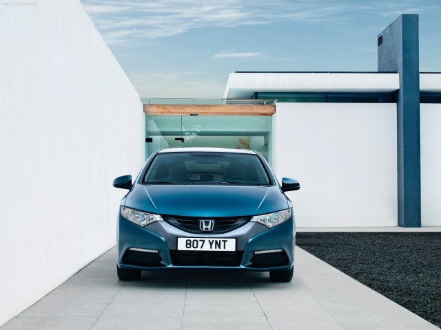 Honda-Civic_EU-Version_2012_1600x1200_wallpaper_07.jpg