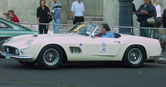 Ferrari 250 GT California (5).jpg