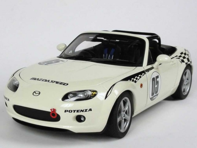 Mazda_MX-5_Roadster_NR-A_Mazdaspeed_perlweiss_Nr_05_RHD__AUTOart_80644_21847_02.JPG