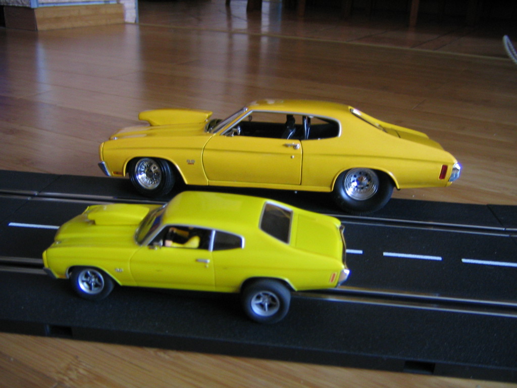 Cc SS 1:32-es slot és 1:18-as diecast (Welly)