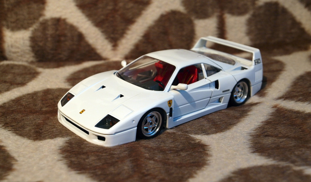 FerrariF40white2.jpg