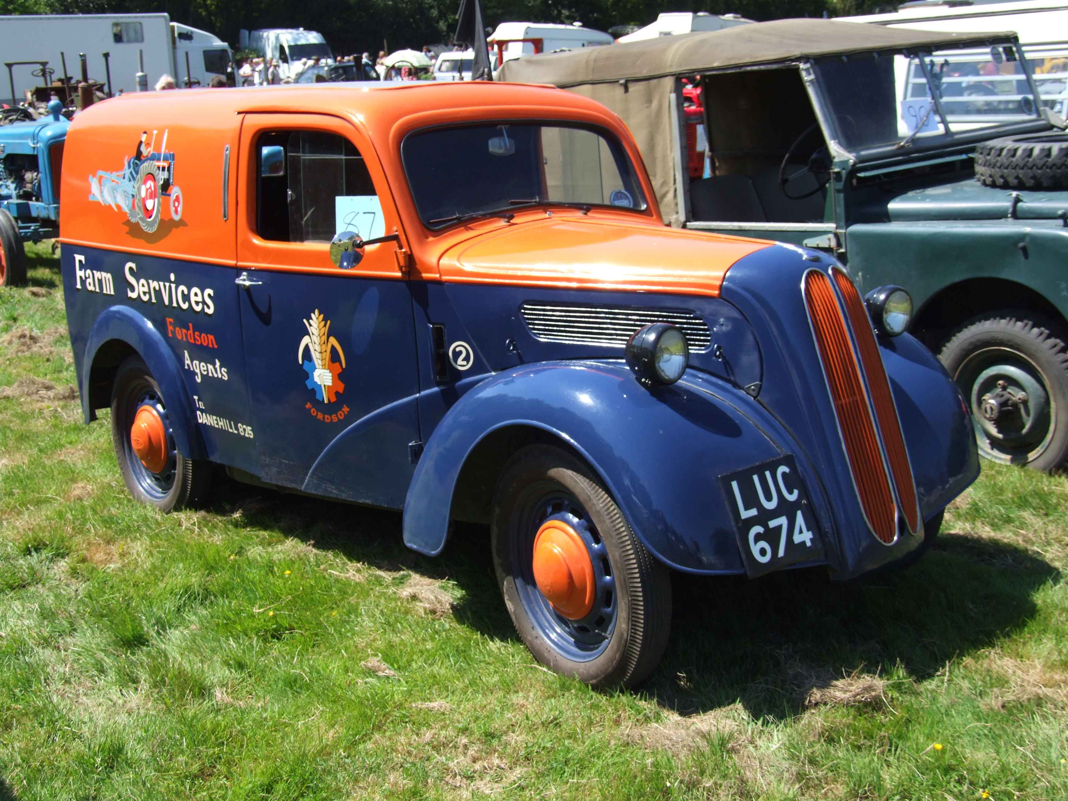 1951 Fordson E494C.jpg