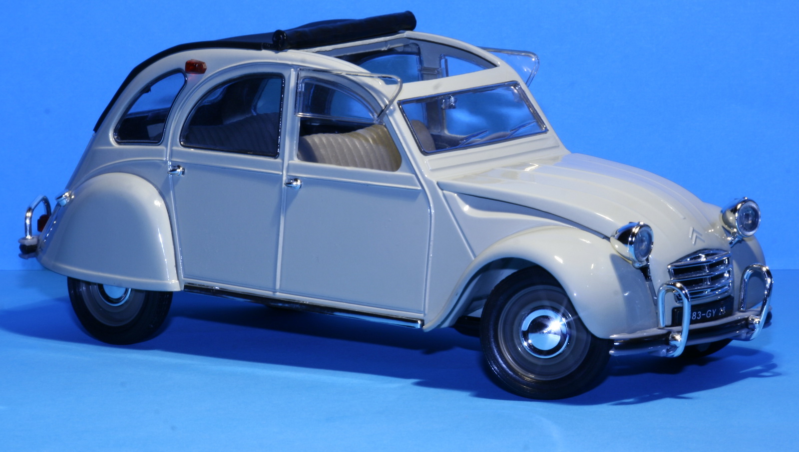 Citroen 2 CV_2.jpg
